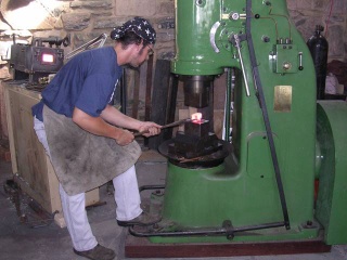 pneumatic forging hammer