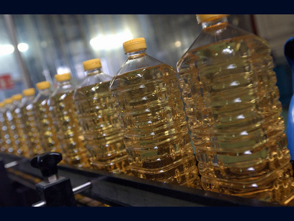 Oil packed in Pet Bottles
