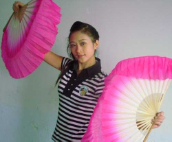 Chinese silk dancing fan