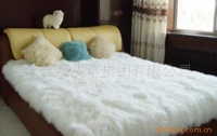 bedspread with fur material
