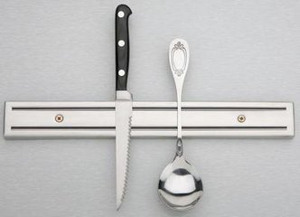 Eco-Friendly feature magnetic knife holder