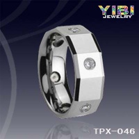 8mm Multi-faced Tungsten carbide ring with three shelter setting stone Band