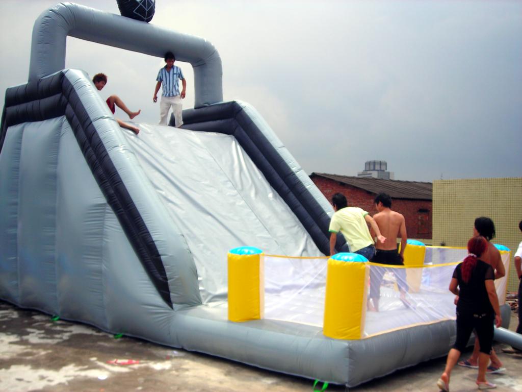 2013 new inflatable commercial water slide