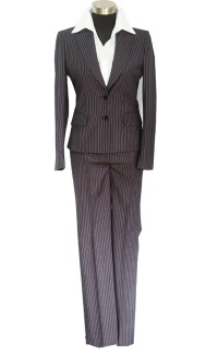 Selling womens business suits 8BL38