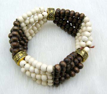 Bracelet is made of wood beads,CCB,handmade product.