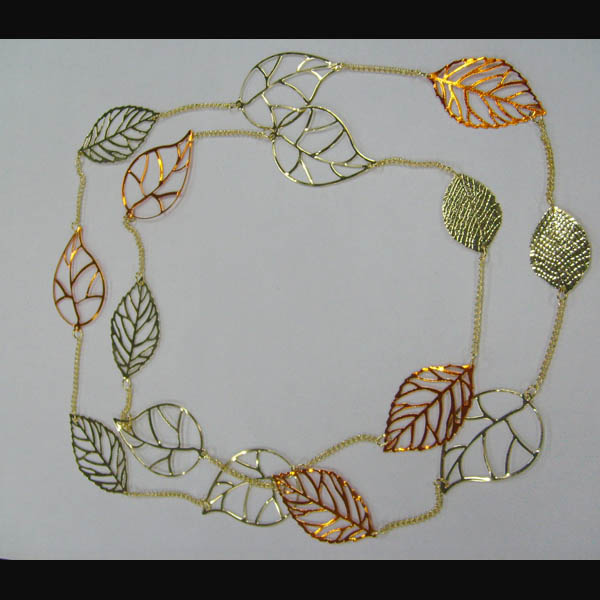 Iron leaves with plating and paiting necklace.
