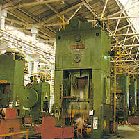 A stamping line consisting of several straight side single action presses installed at Dongfeng Automobiles Company